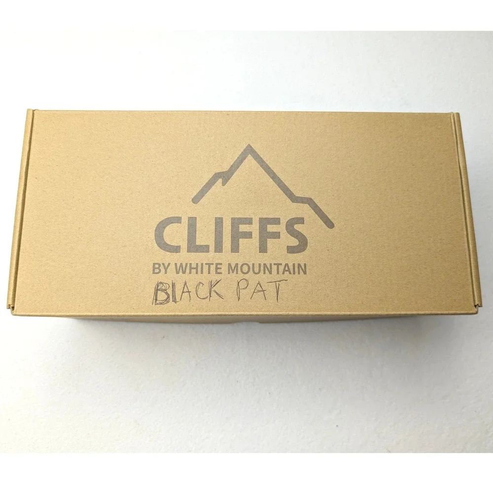 Cliffs by WHITE MOUNTAIN cliffs by